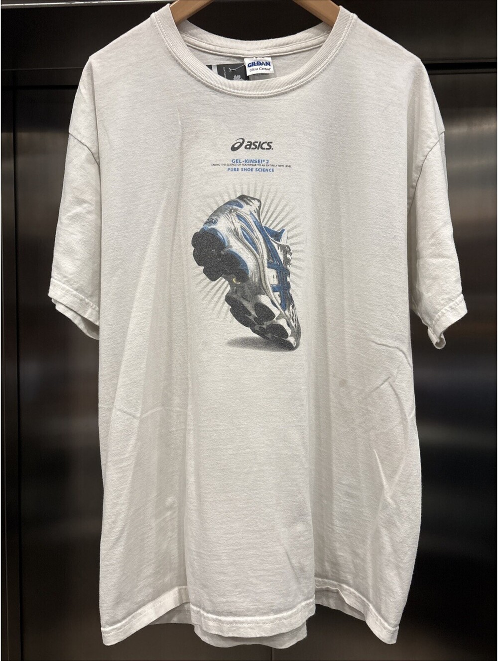 Vintage 00’s asics Gel - Kinsei 2 Men’s shoes T-Shirt